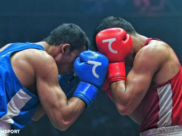 Bir boks maçında yumrukları nasıl etkili bir şekilde savuşturabilirim?